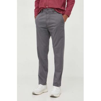 Pepe Jeans pantaloni Nils barbati, culoarea gri, cu fason chinos