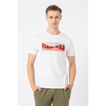 Tricou slim fit cu decolteu la baza gatului