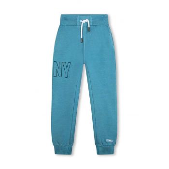 Dkny pantaloni de trening din bumbac pentru copii culoarea verde, cu imprimeu ieftini