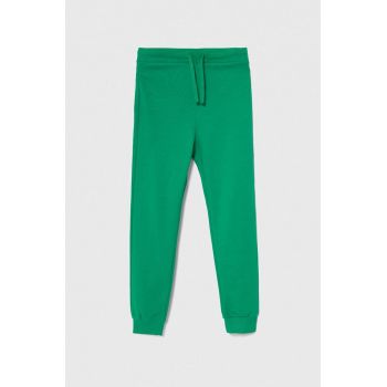 United Colors of Benetton pantaloni de trening din bumbac pentru copii culoarea verde, neted