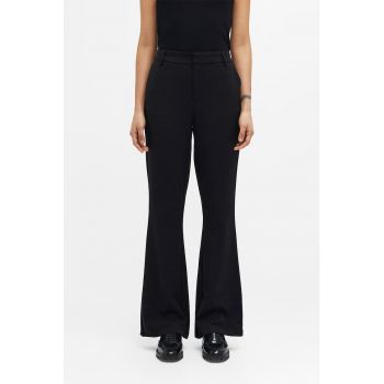 Pantaloni evazati cu buzunare