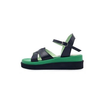 Sandale din piele cu talpa wedge si aspect contrastant