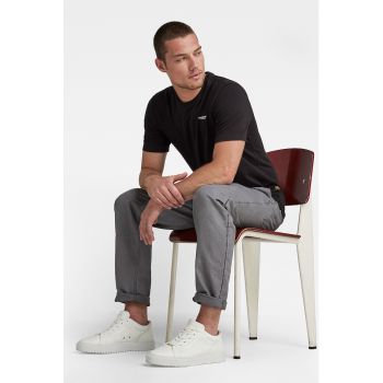 Tricou slim-fit cu decolteu la baza gatului Base