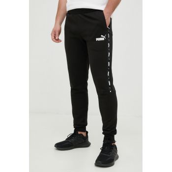 Puma pantaloni de trening barbati, culoarea negru, cu imprimeu