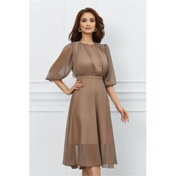 Rochie Dy Fashion maro cu accesorii stralucitoare pe umeri