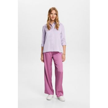 Bluza lejera de satin cu fenta cu nasturi