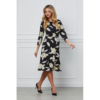 Rochie cu model floral si maneci 3/4