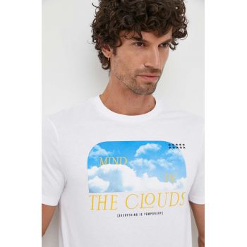 United Colors of Benetton tricou din bumbac culoarea alb, cu imprimeu