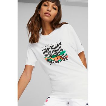 Tricou cu imprimeu text si decolteu la baza gatului