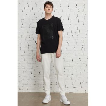 Tricou slim fit cu imprimeu grafic