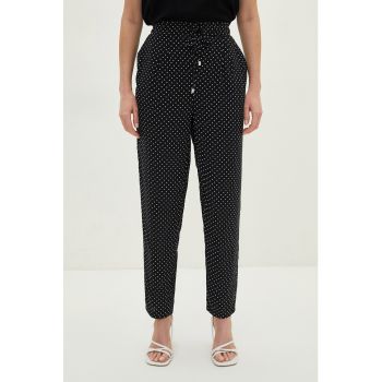 Pantaloni cu imprimeu si buzunare laterale
