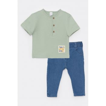 Set de blugi si tricou cu decolteu henley