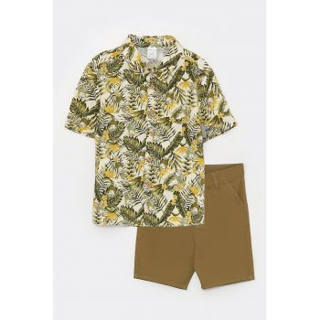Set de camasa cu model si pantaloni scurti