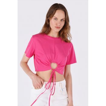 Tricou crop cu detaliu innodat