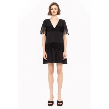 Rochie mini cu insertii brodate