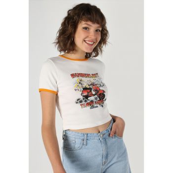 Tricou crop cu imprimeu grafic