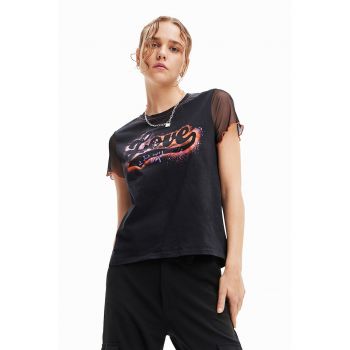 Tricou cu imprimeu text si maneci din plasa