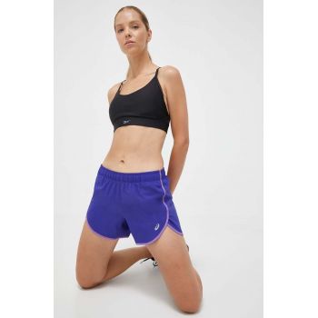 Asics pantaloni scurți de alergare Icon culoarea violet, neted, medium waist ieftini