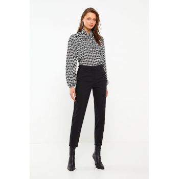 Pantaloni crop cu talie inalta