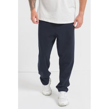 Pantaloni sport cu buzunare