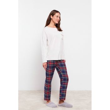 Pantaloni de pijama din amestec de bumbac cu model in carouri