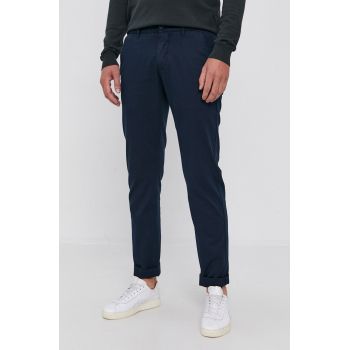 Marc O'Polo Pantaloni bărbați, culoarea albastru marin, cu fason chinos