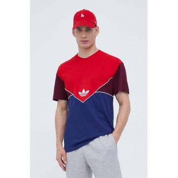 adidas Originals tricou din bumbac culoarea rosu, cu imprimeu de firma original