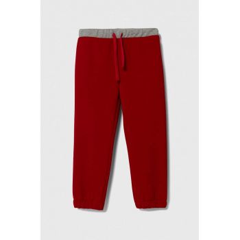 United Colors of Benetton pantaloni de trening pentru copii culoarea rosu, modelator