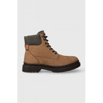 Pepe Jeans cizme din piele intoarsa HARRY BOOT barbati, culoarea maro, PMS50236 ieftine