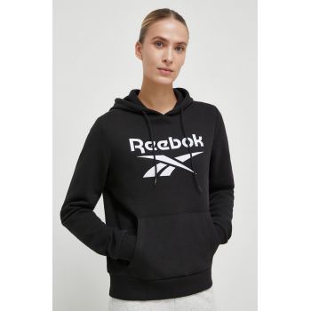 Reebok bluza femei, culoarea negru, cu glugă, cu imprimeu ieftin