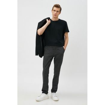Pantaloni drepti cu talie medie