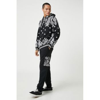 Pantaloni sport cargo cu imprimeu floral