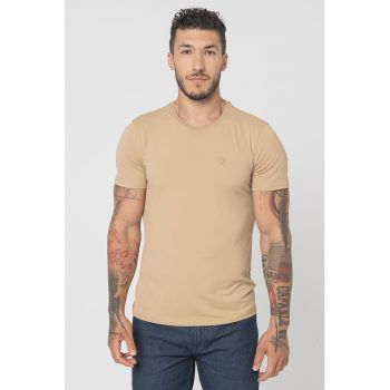 Tricou slim fit cu decolteu la baza gatului