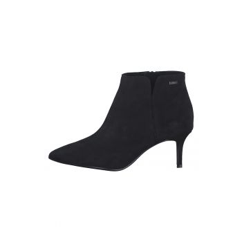 Botine cu varf ascutit si toc inalt