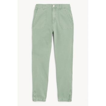 Pantaloni slim fit cu slituri cu fermoar la glezna
