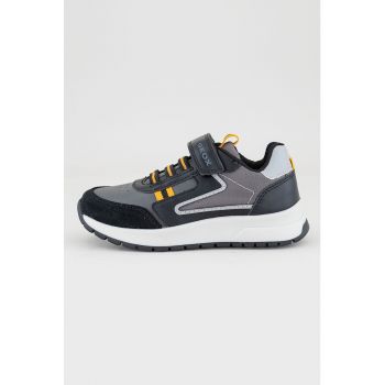 Pantofi sport cu velcro si detalii de piele intoarsa