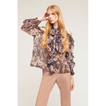 Bluza lejera cu decupaje pe umeri