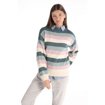 Pulover cu model in dungi si maneci cazute