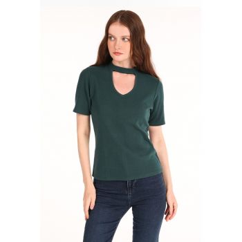 Tricou cu decupaj frontal