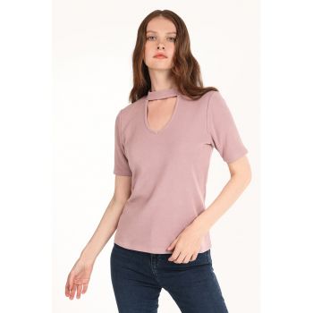 Tricou cu decupaj frontal