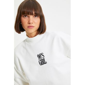 Bluza sport cu guler inalt brodat