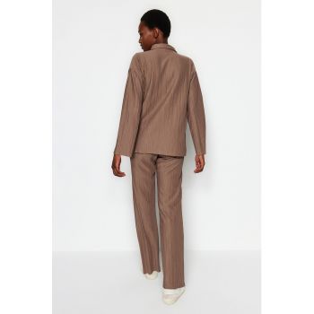 Set de camasa si pantaloni cu aspect plisat