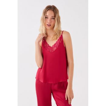 Pijama cu decolteu in V si garnituri din dantela