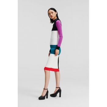 Pulover cu model colorblock si guler scurt