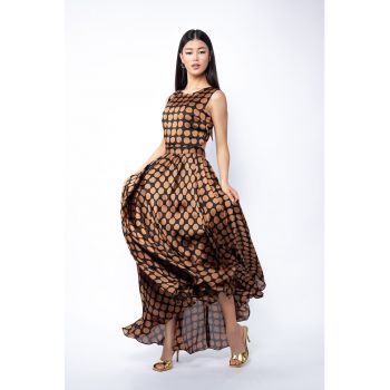 Rochie maxi de matase cu decupaj pe partea din spate