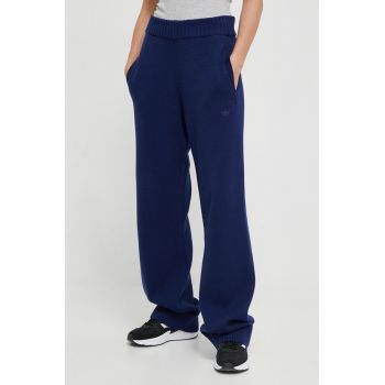 adidas Originals pantaloni de trening din bumbac culoarea albastru marin, neted de firma original