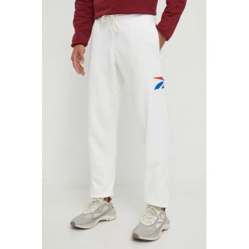 Reebok Classic pantaloni de trening culoarea alb, cu imprimeu de firma originali