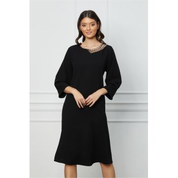 Rochie Anastasia neagra cu margele la decolteu