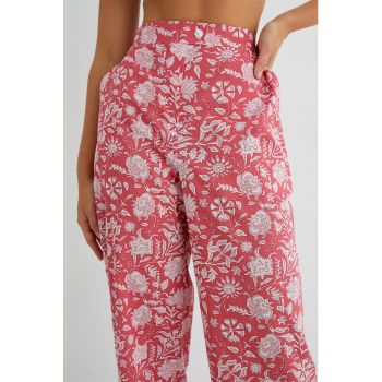 Pantaloni de pijama cu talie inalta si model floral
