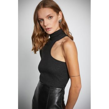 Bluza stralucitoare cu decupaj